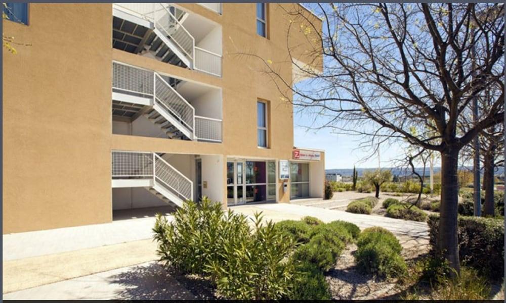 Apparthotel Sejours & Affaires Manosque Ngoại thất bức ảnh