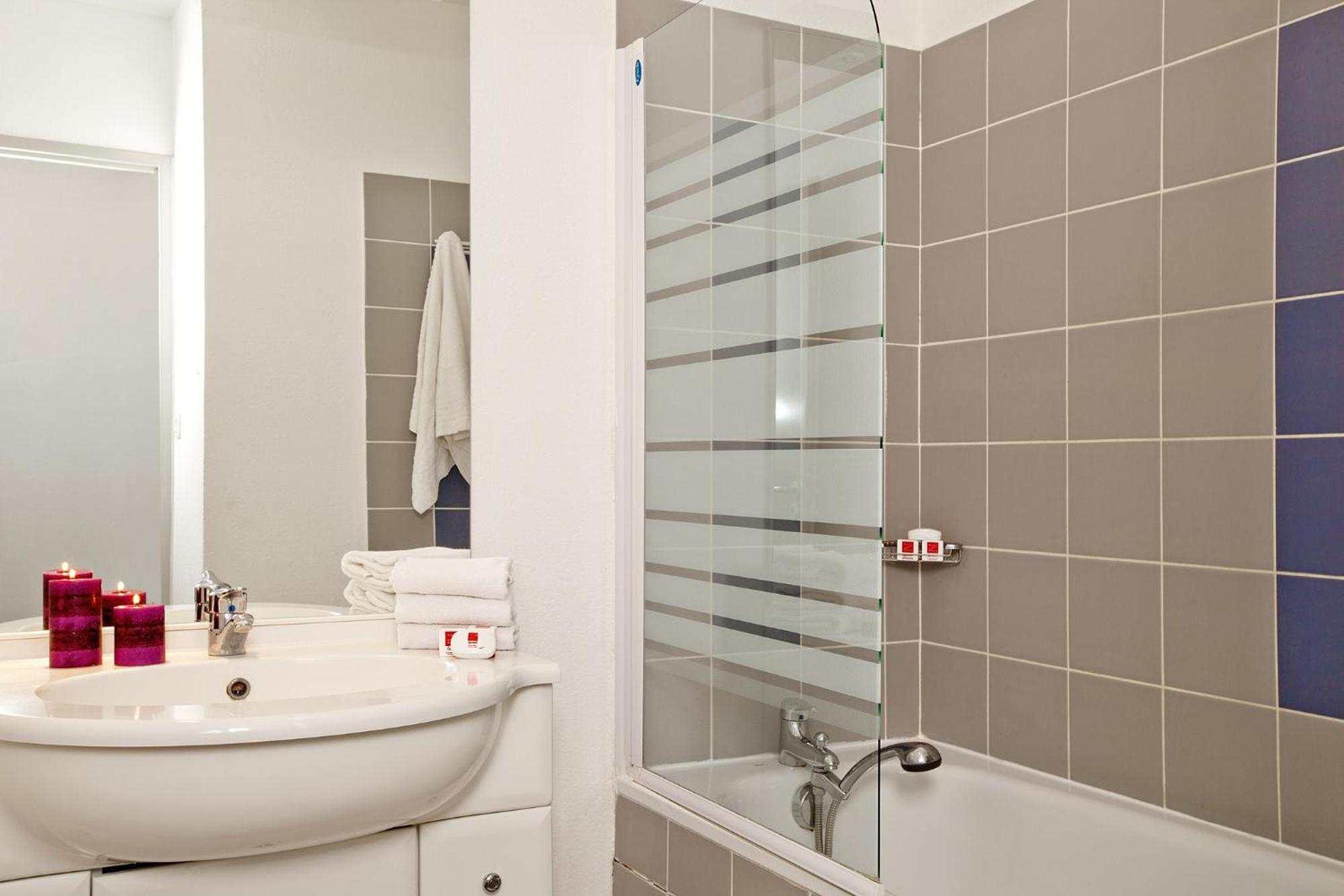 Apparthotel Sejours & Affaires Manosque Ngoại thất bức ảnh