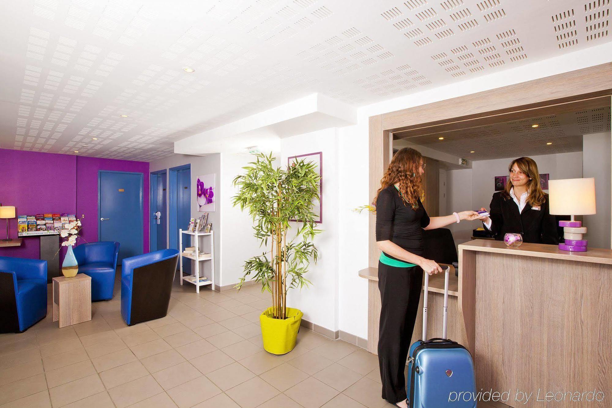 Apparthotel Sejours & Affaires Manosque Ngoại thất bức ảnh
