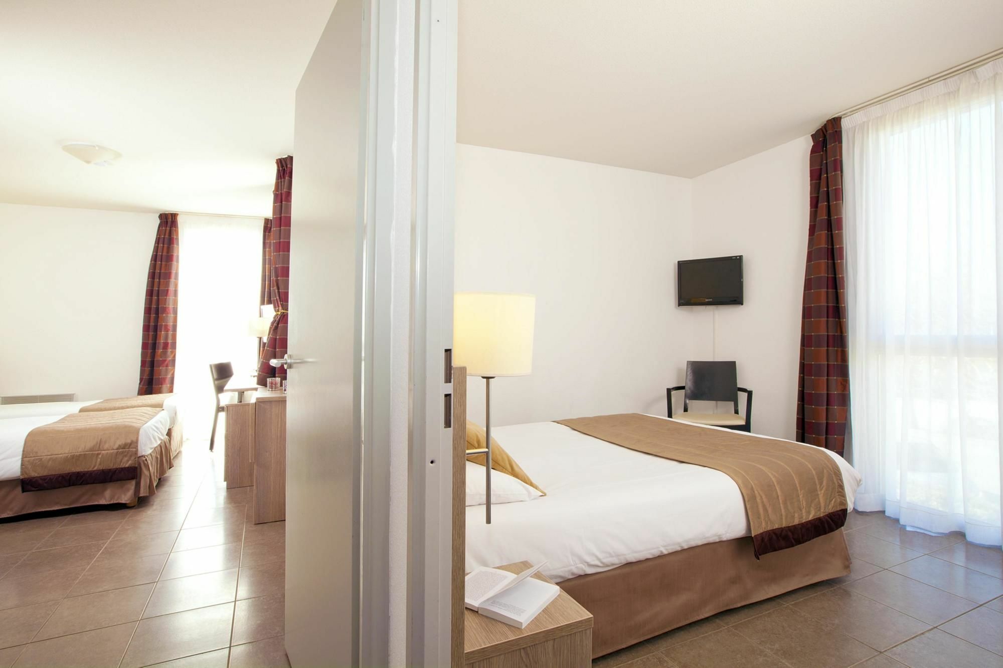 Apparthotel Sejours & Affaires Manosque Ngoại thất bức ảnh