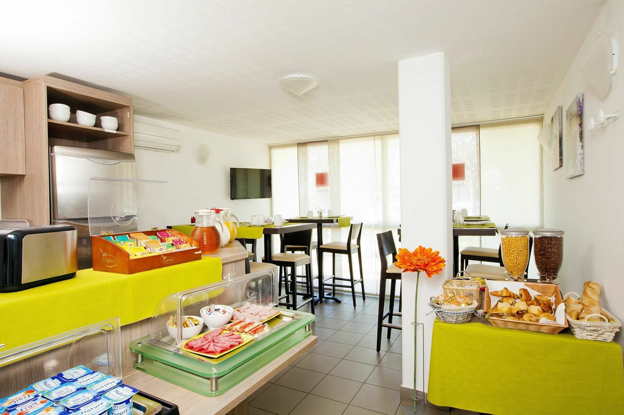 Apparthotel Sejours & Affaires Manosque Ngoại thất bức ảnh
